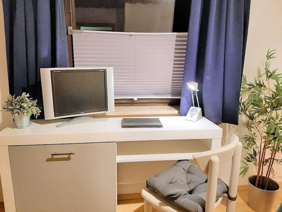 Bungalow Direkt Am See, Mit Eigenem Boot 로딩 외부 사진