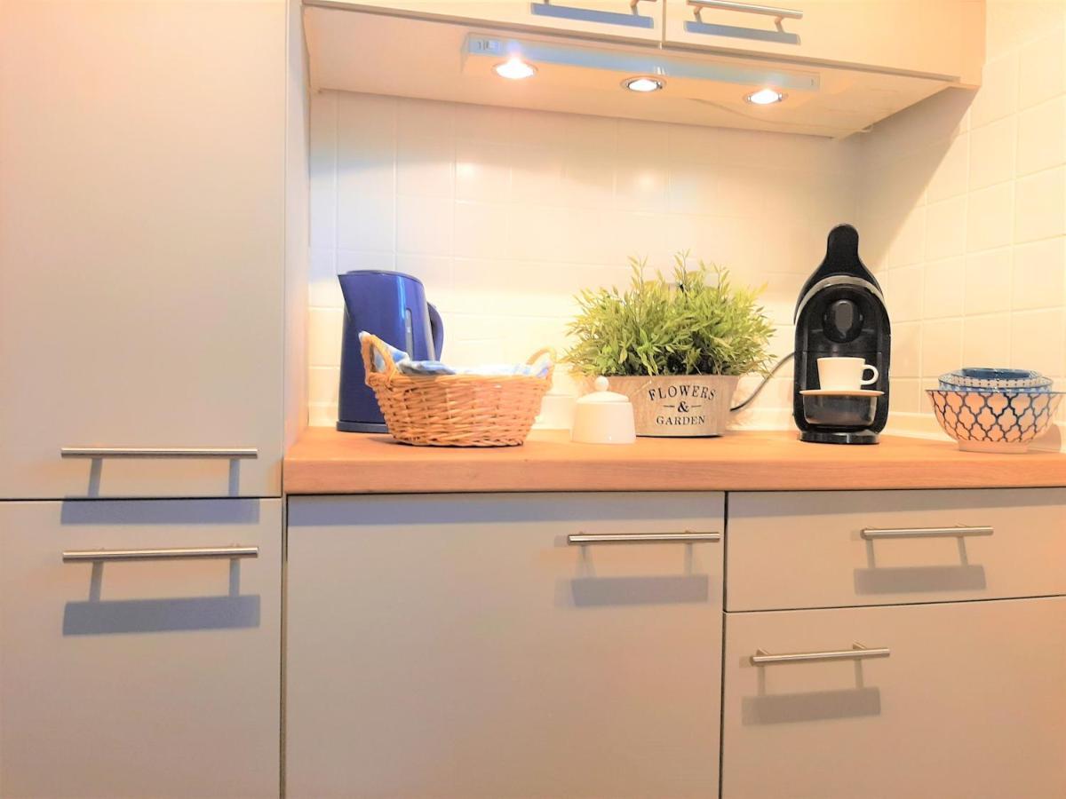 Bungalow Direkt Am See, Mit Eigenem Boot 로딩 외부 사진