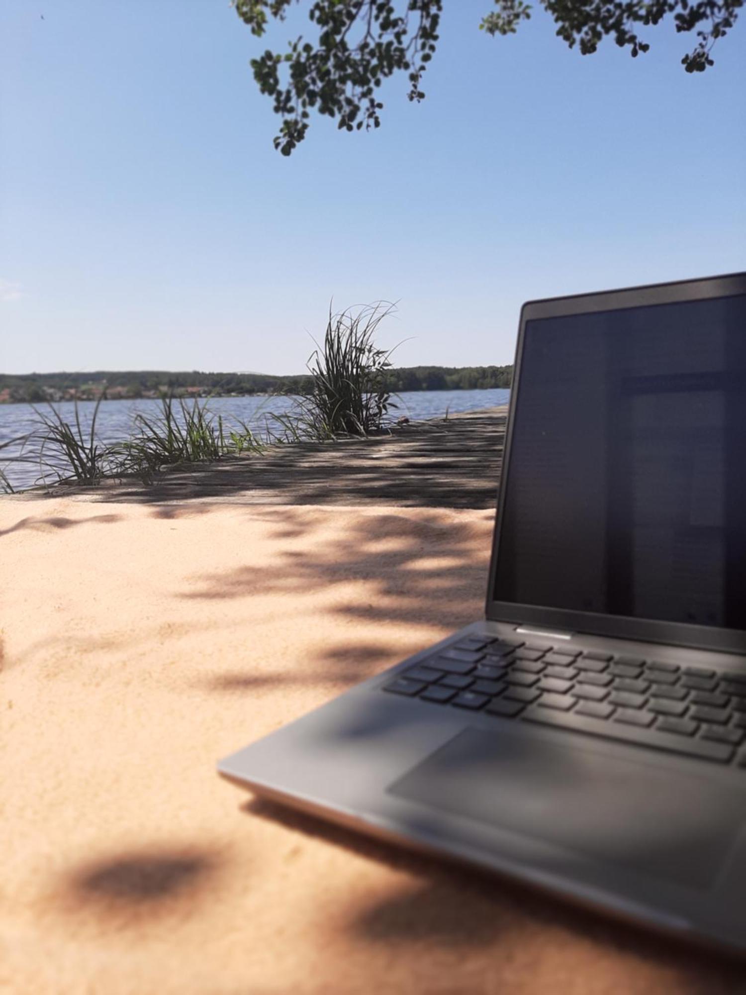 Bungalow Direkt Am See, Mit Eigenem Boot 로딩 외부 사진