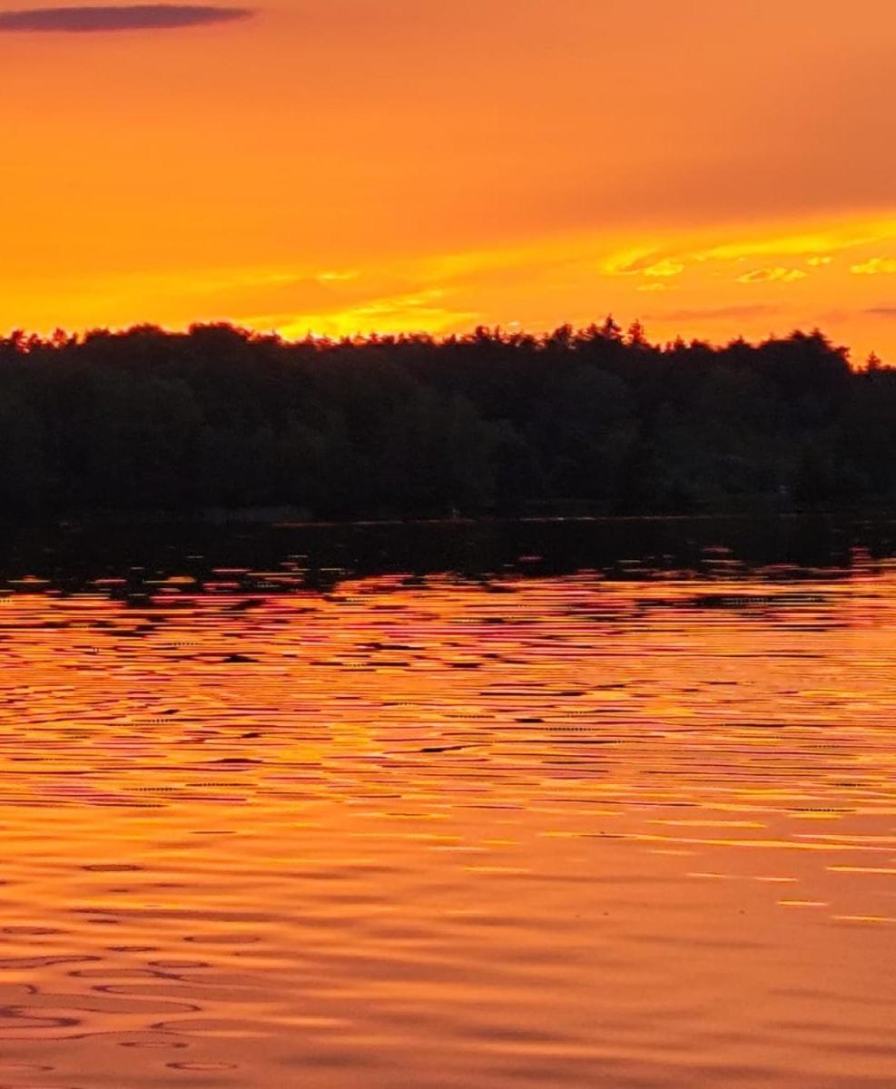 Bungalow Direkt Am See, Mit Eigenem Boot 로딩 외부 사진